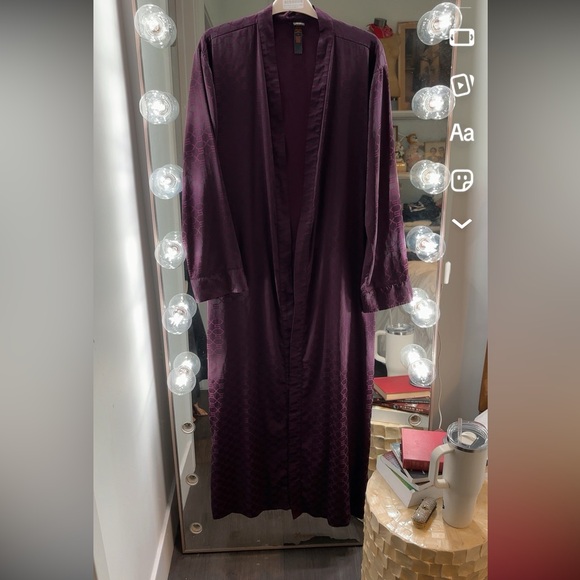 Men’s Savage X Fenty Rich Purple Robe - Picture 4 of 9